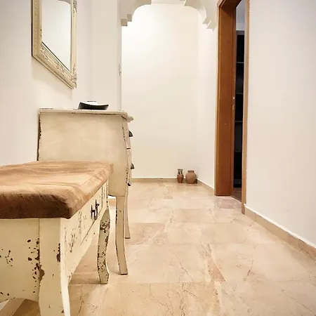 Apartment Large 2Bed Apartment 2 Min From Centre & Parking
