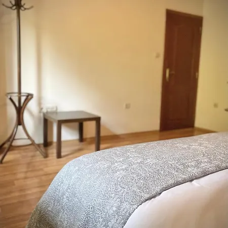 Apartment Large 2Bed Apartment 2 Min From Centre & Parking