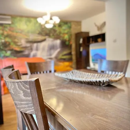 Apartment Large 2Bed Apartment 2 Min From Centre & Parking