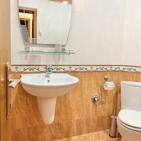 Large 2Bed Apartment 2 Min From Centre & Parking *